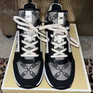 2023 new style, Michael Kors, sneakers size 9 in women